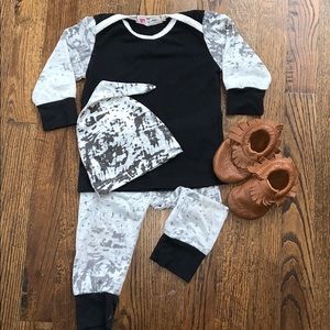 Vague Infant Boy Matching Set